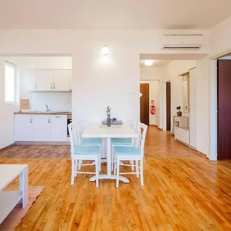 Apartment Tara *