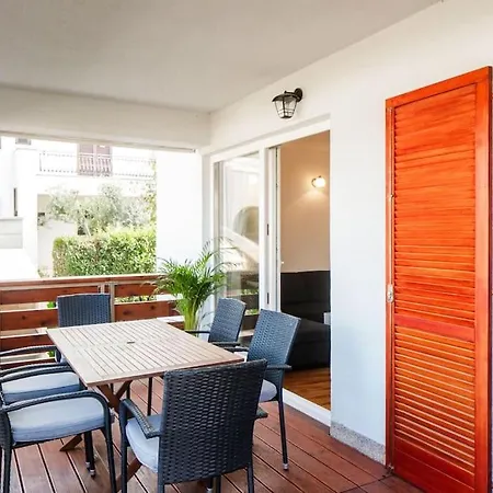 Tara Apartment